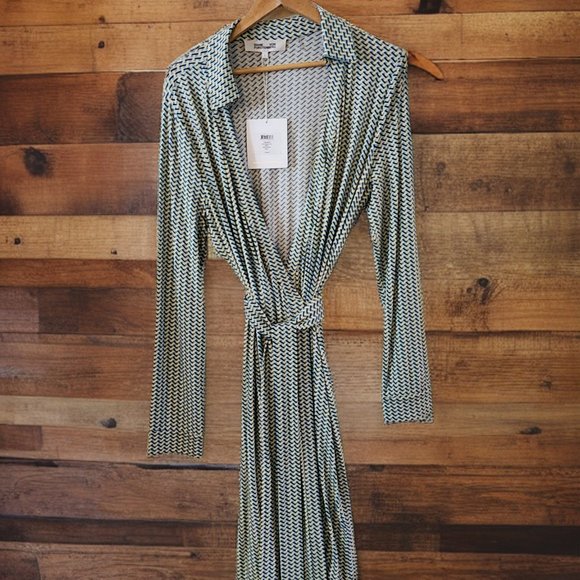 NWT Diane von Furstenberg Jeanne Wrap Dress in Geometric Print (Bars - Veranda) - Picture 2 of 7